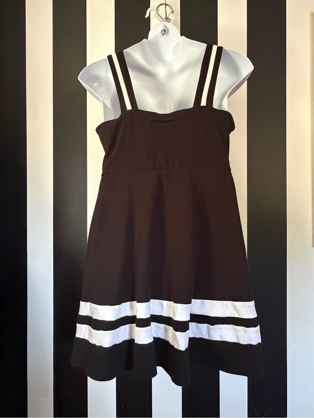 NWOT NY&Co Black Fit & Flare Sundress with White Stripes - SZ XL - Picture 3 of 6